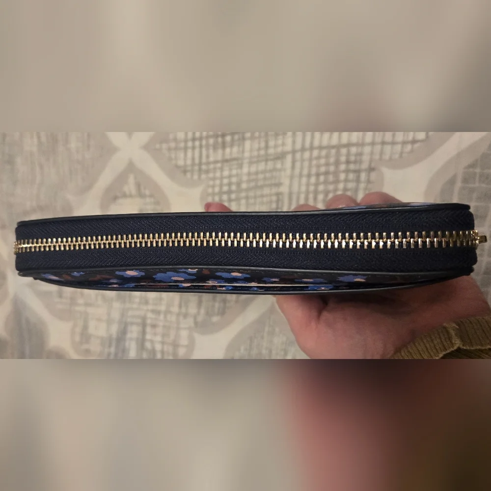 Kate Spade Floral Wallet - Picture 8 of 9